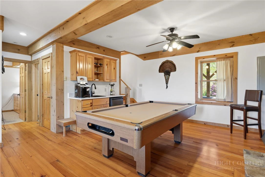 Image number 3 for the current listing