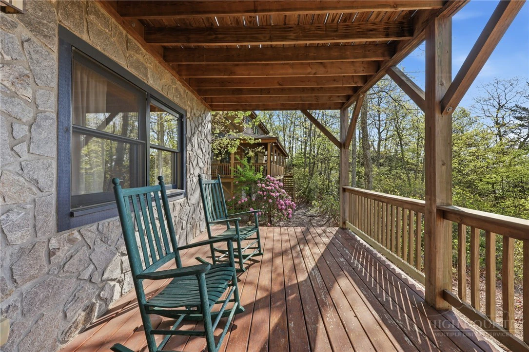 Image number 21 for the current listing