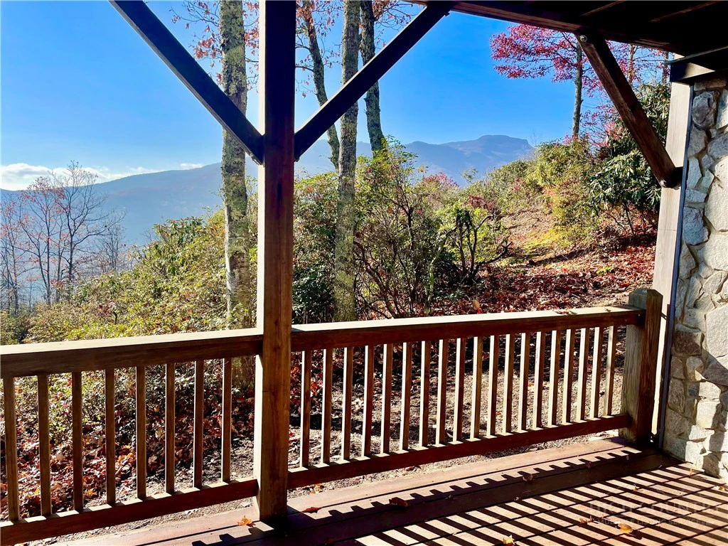 Image number 19 for the current listing