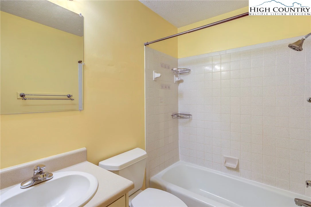 Image number 6 for the current listing