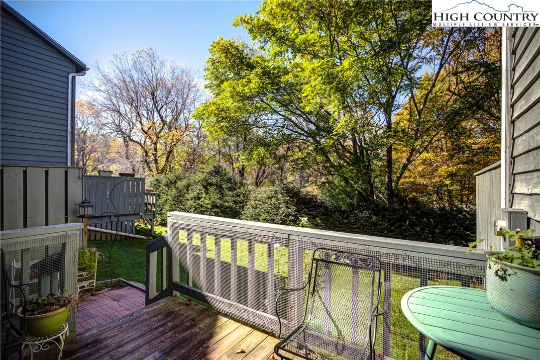 Image number 11 for the current listing
