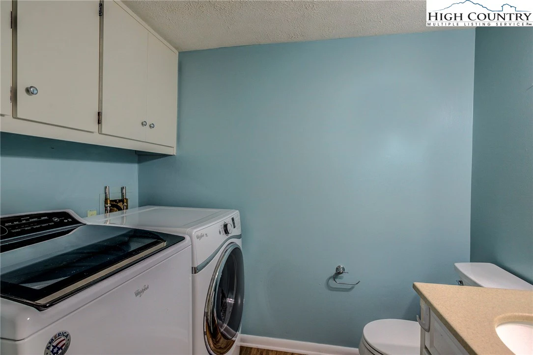 Image number 18 for the current listing
