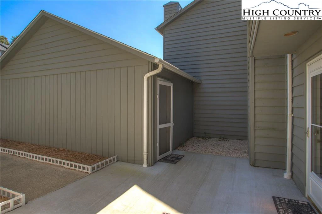 Image number 20 for the current listing