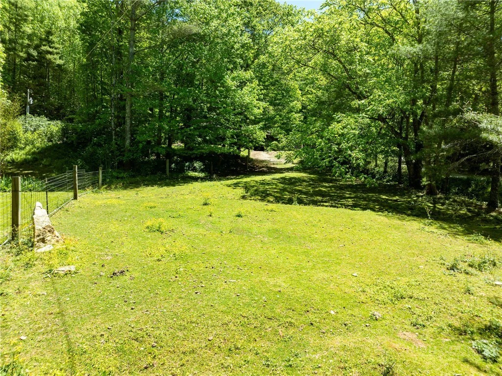Image number 18 for the current listing