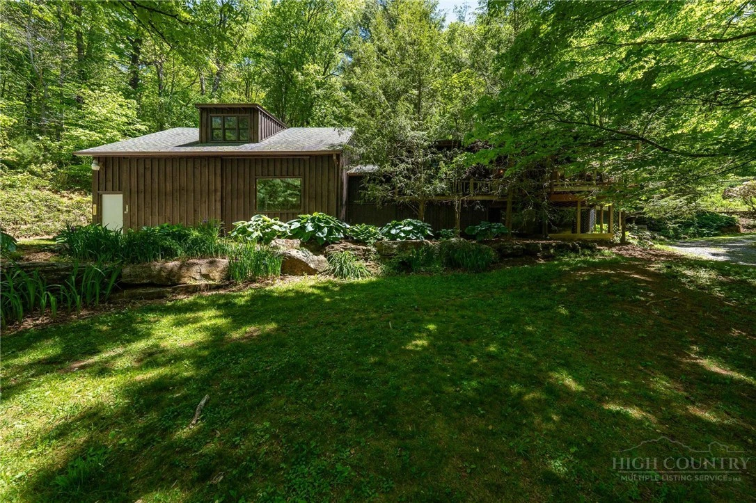 Image number 19 for the current listing