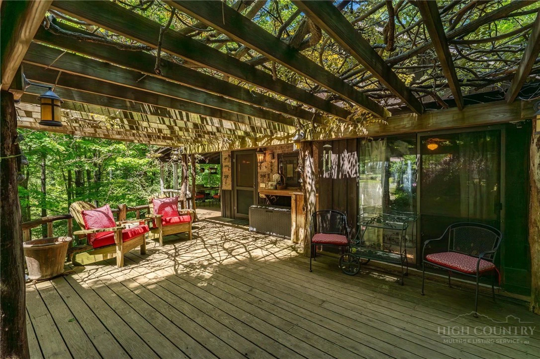 Image number 23 for the current listing