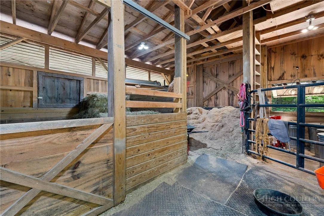 Image number 6 for the current listing