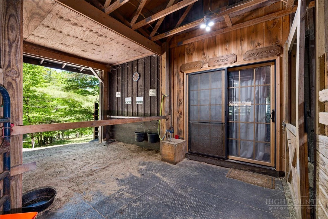 Image number 7 for the current listing