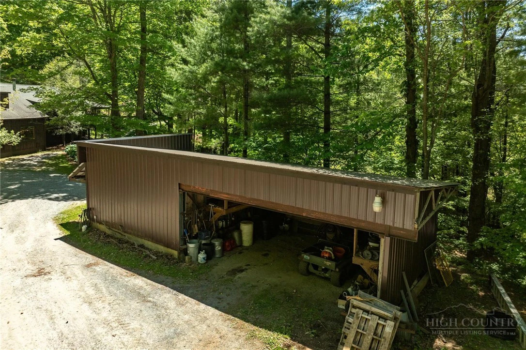 Image number 15 for the current listing