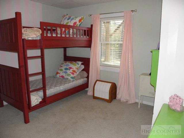 Image number 18 for the current listing