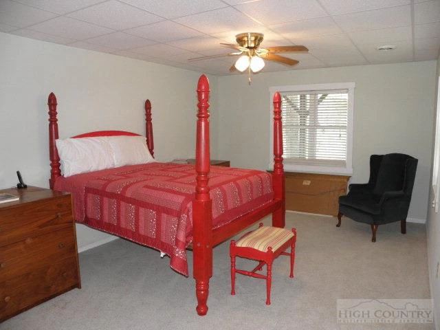 Image number 17 for the current listing