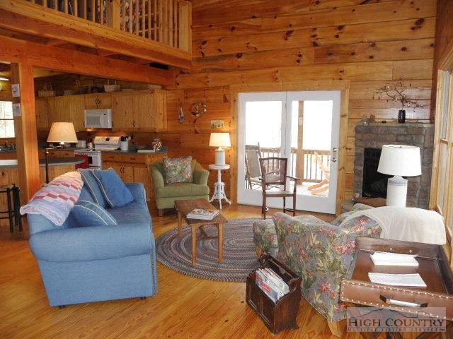 Image number 9 for the current listing