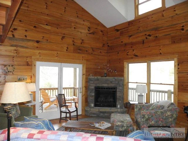 Image number 8 for the current listing