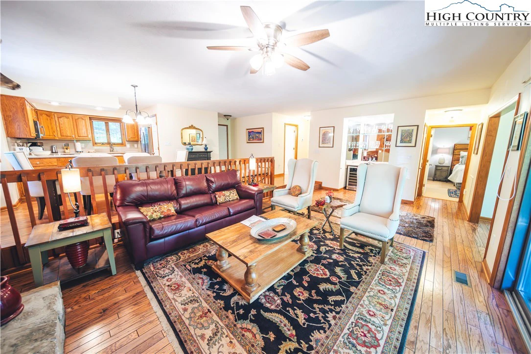 Image number 12 for the current listing