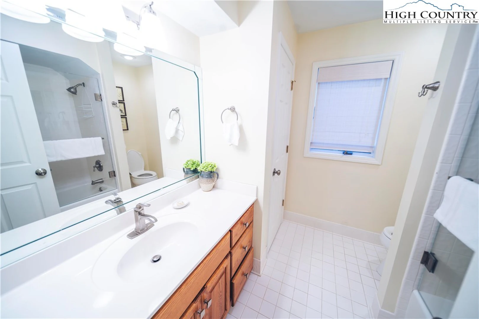 Image number 7 for the current listing