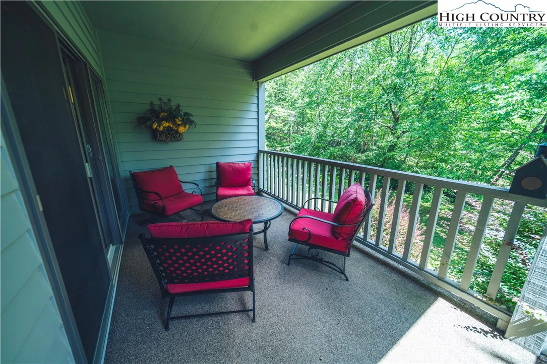Image number 4 for the current listing
