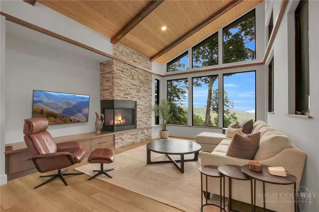Image number 5 for the current listing