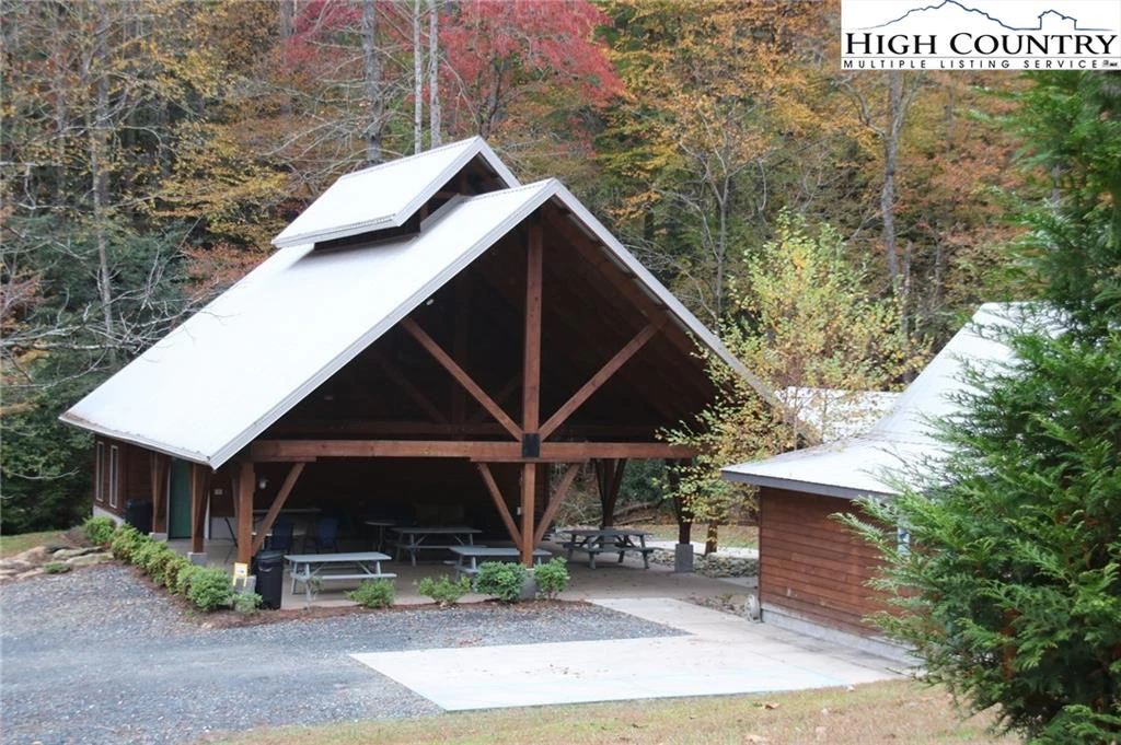 Image number 5 for the current listing