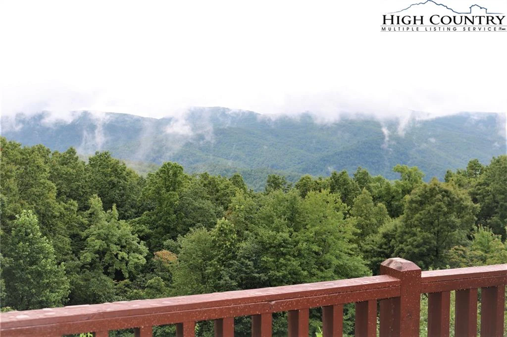 Image number 19 for the current listing