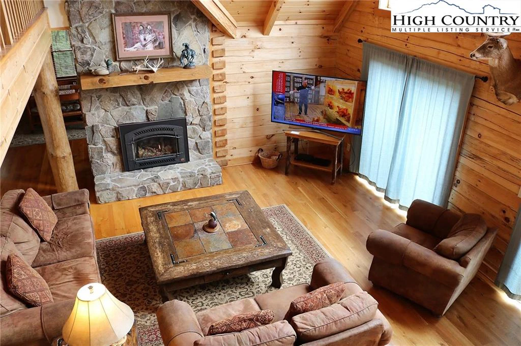 Image number 18 for the current listing
