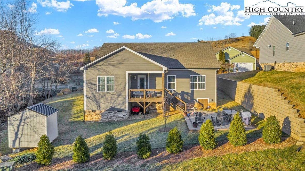 Image number 11 for the current listing