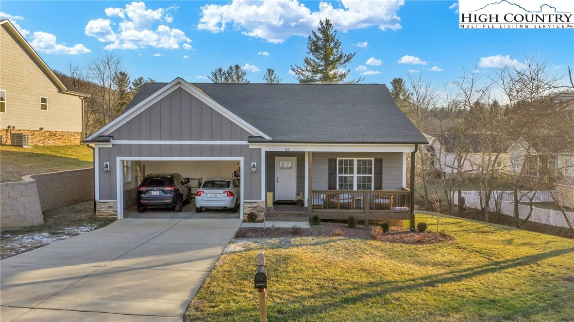 Image number 1 for the current listing