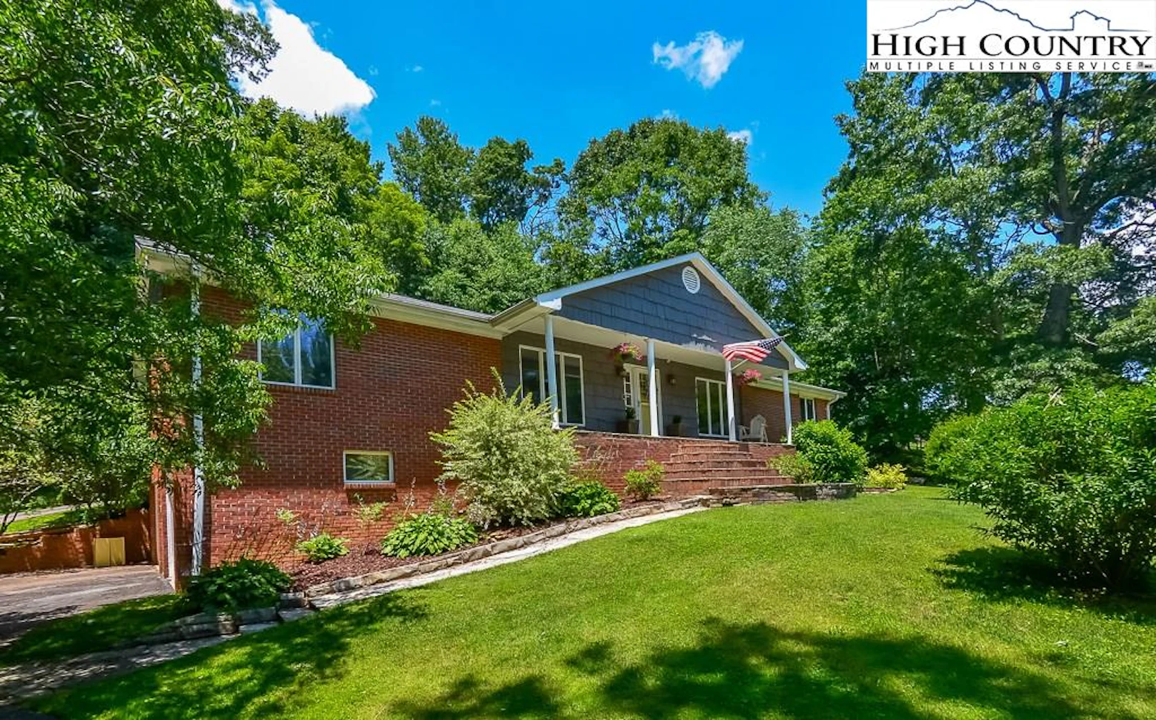 Image number 1 for the current listing