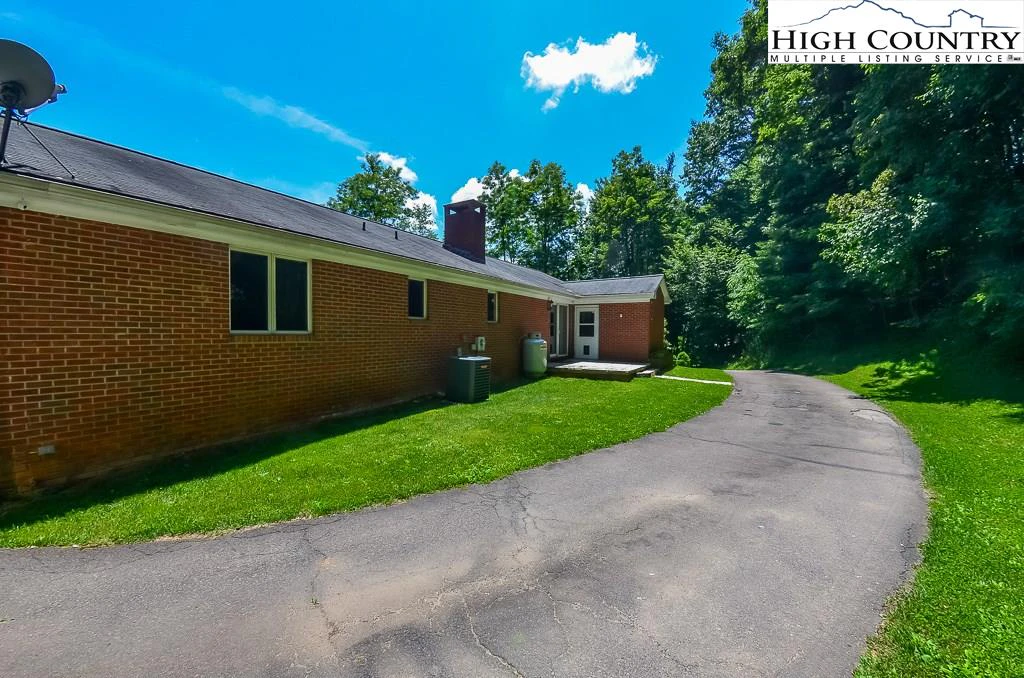 Image number 5 for the current listing