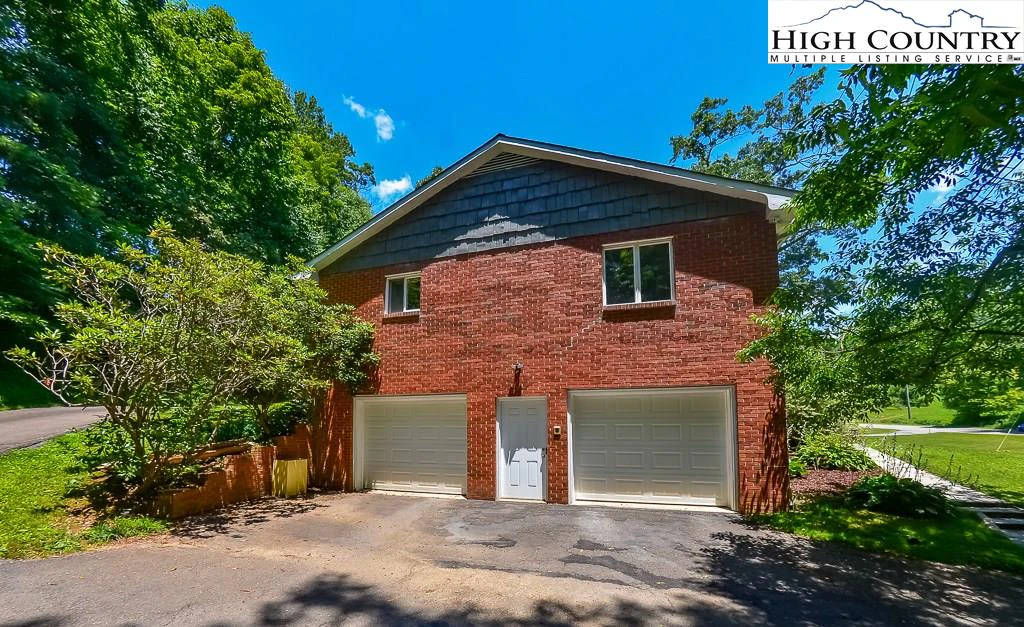 Image number 4 for the current listing