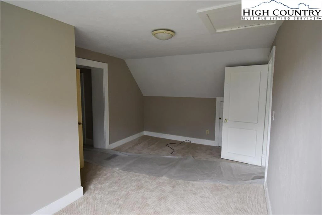 Image number 7 for the current listing