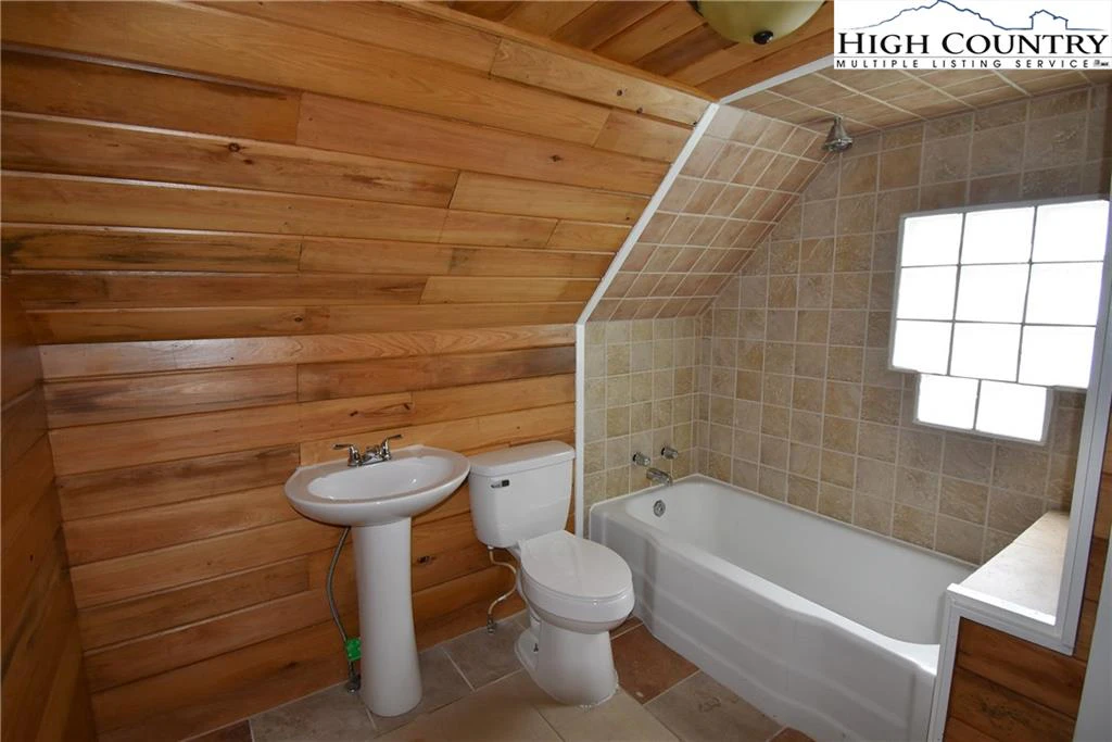 Image number 4 for the current listing