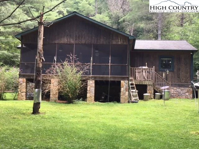Image number 1 for the current listing
