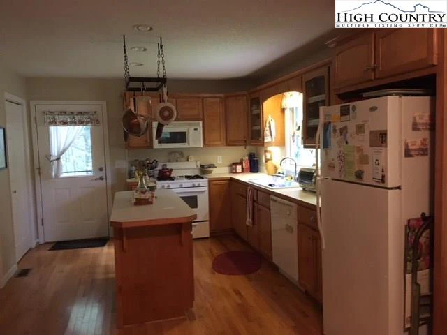 Image number 11 for the current listing