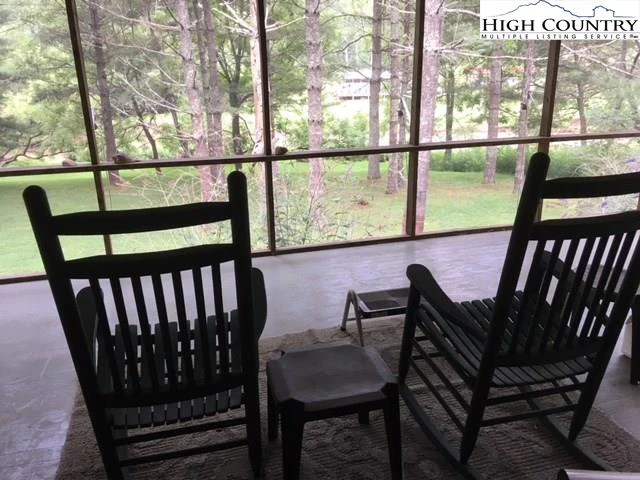Image number 13 for the current listing
