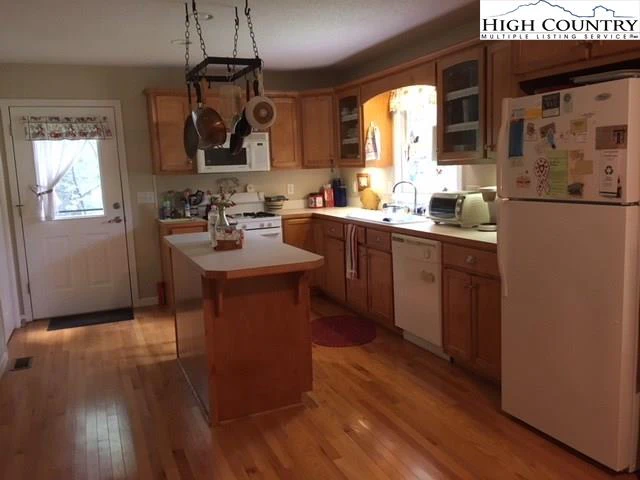 Image number 7 for the current listing