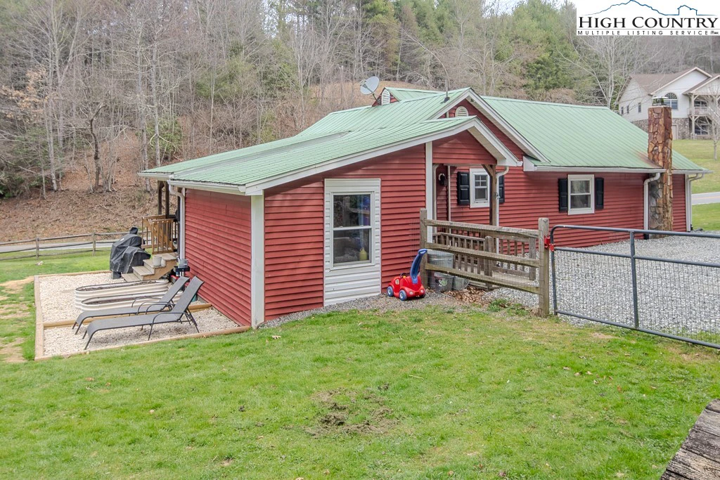 Image number 13 for the current listing