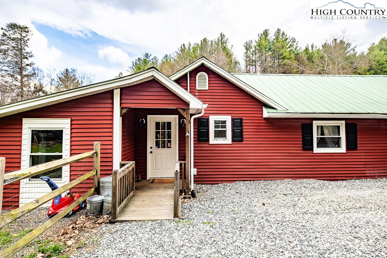 Image number 14 for the current listing