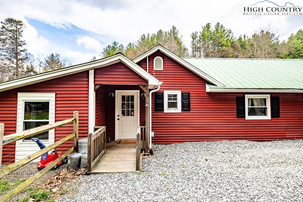 Image number 14 for the current listing