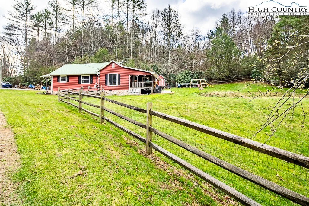 Image number 15 for the current listing