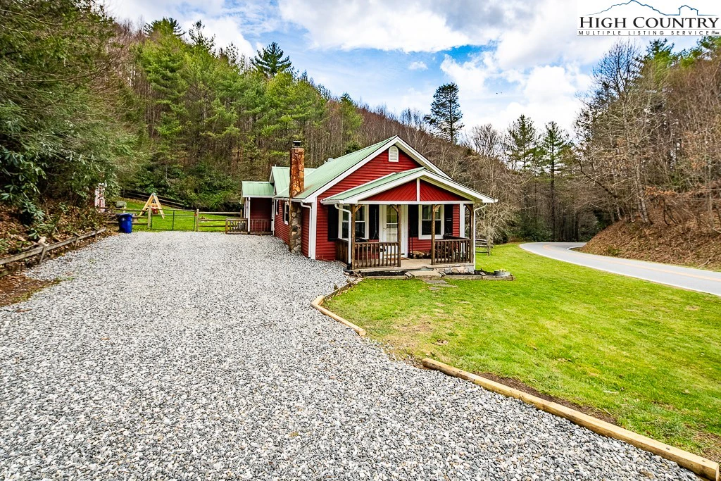 Image number 1 for the current listing
