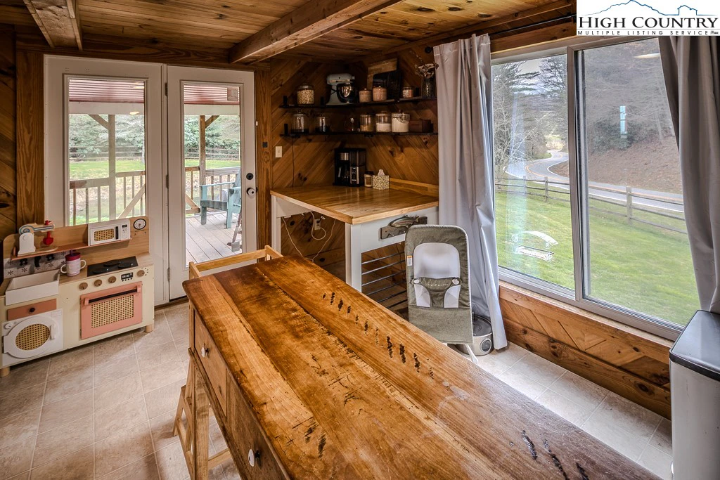 Image number 3 for the current listing