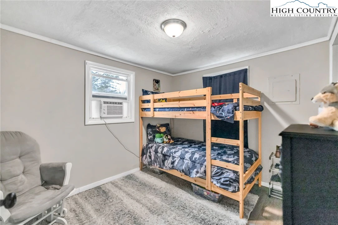 Image number 7 for the current listing