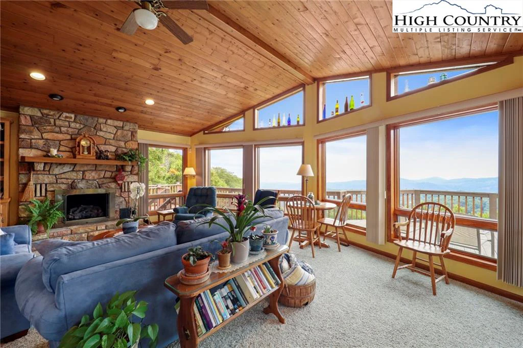 Image number 5 for the current listing