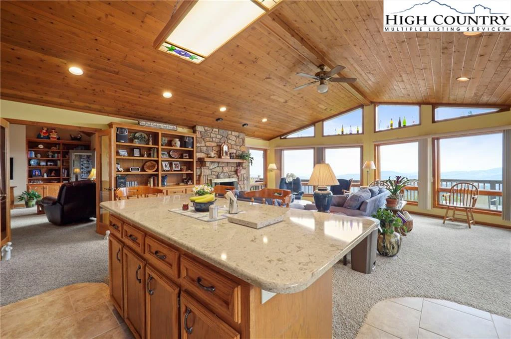 Image number 7 for the current listing