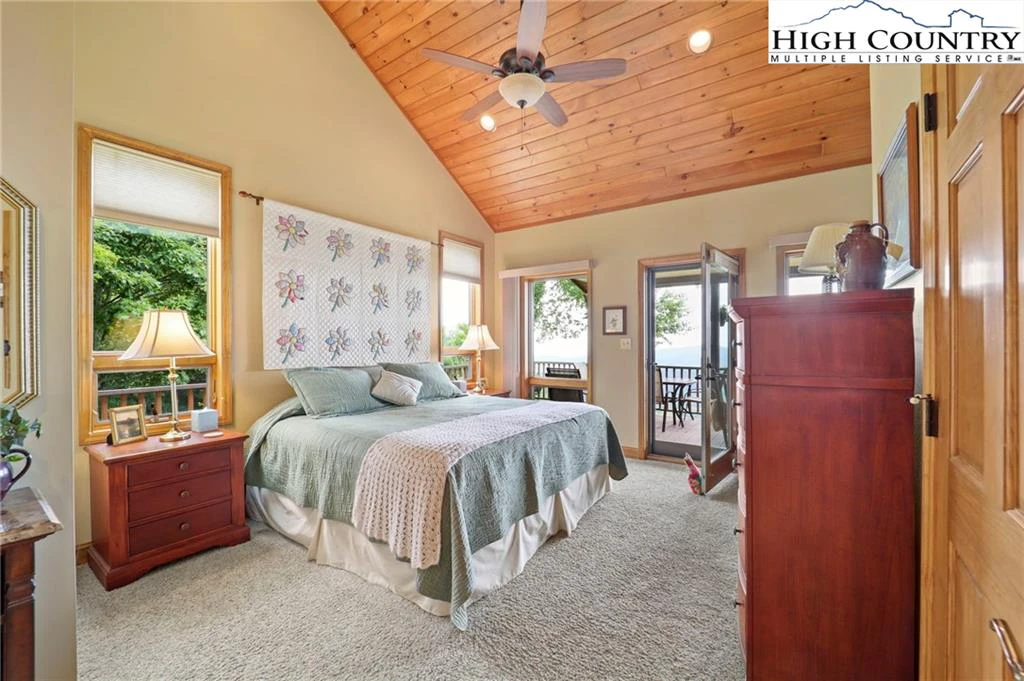 Image number 9 for the current listing