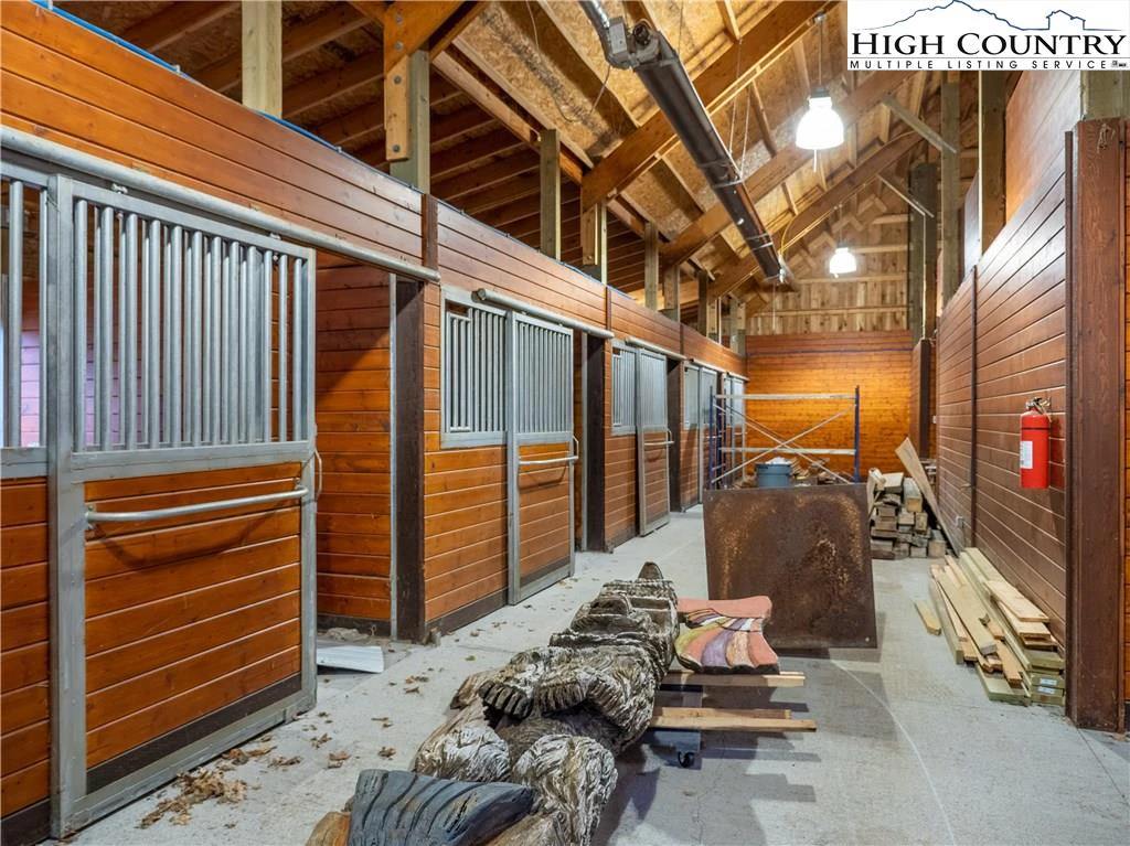 Image number 7 for the current listing