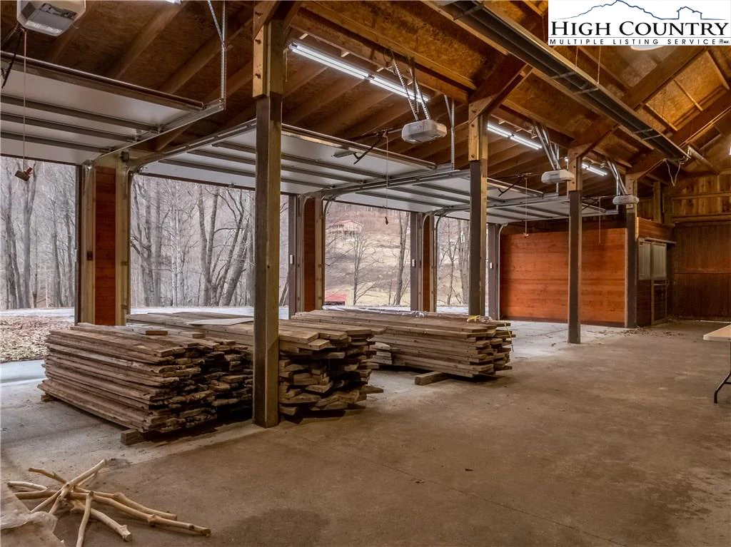 Image number 8 for the current listing