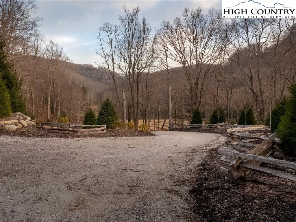Image number 10 for the current listing