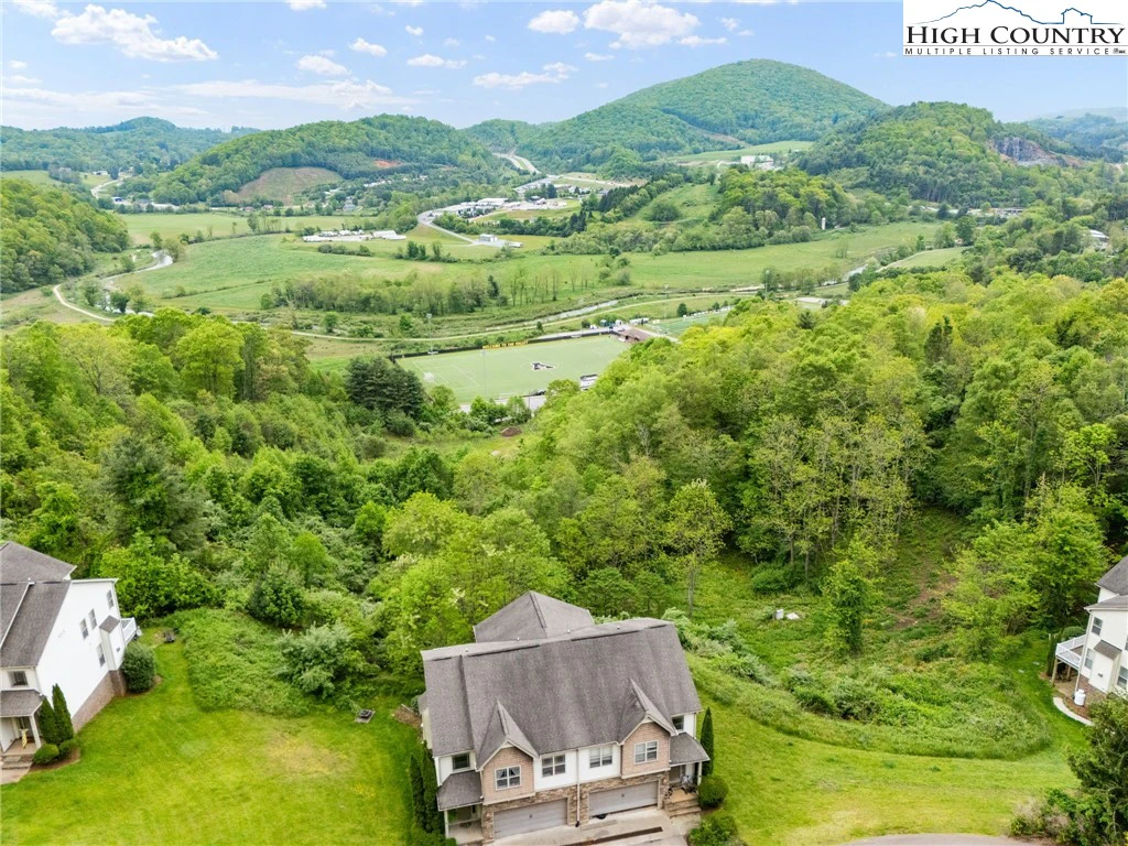 Image number 19 for the current listing