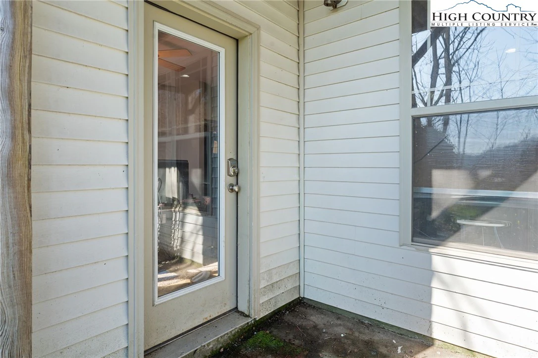 Image number 6 for the current listing